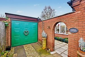 Photo 21- click for photo gallery